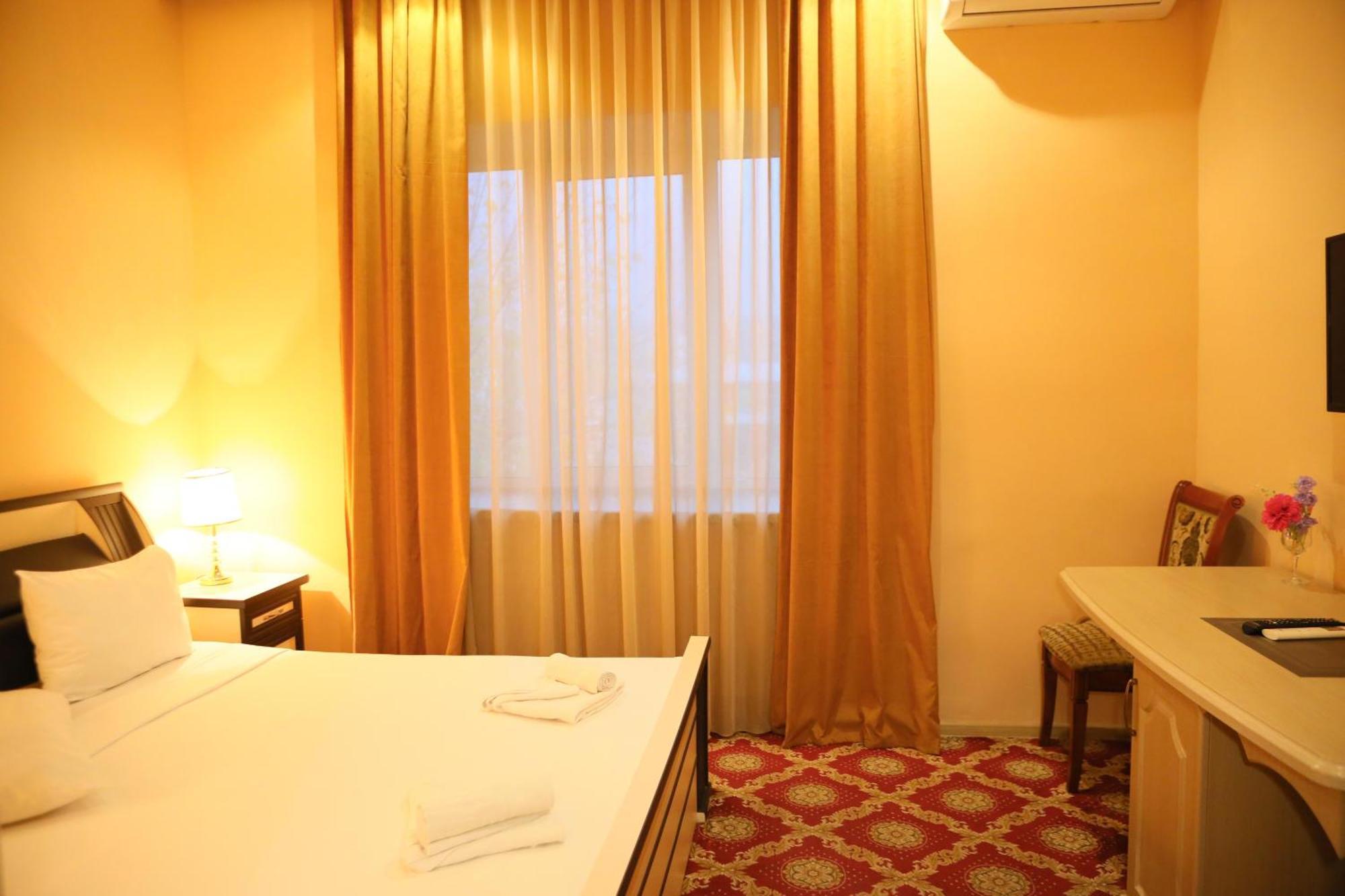 Elko Hotel Erywań Zewnętrze zdjęcie